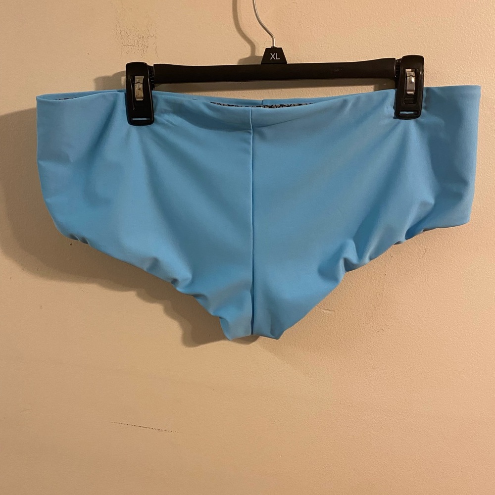New NWT Nike Hydralock Fusion Women's‎ Cheeky Kick Short Blue Size XL - Picture 2 of 4